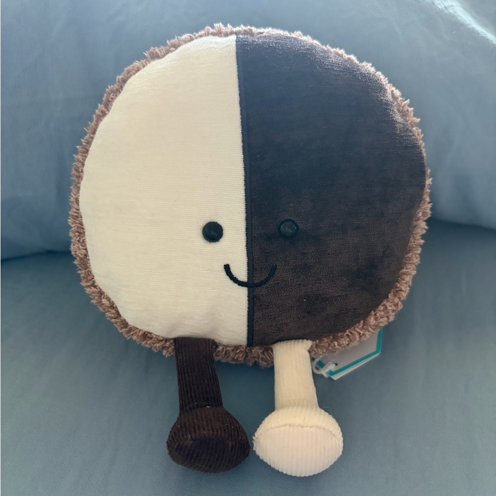 EXCLUSIVE Black and white cookie Jellycat!